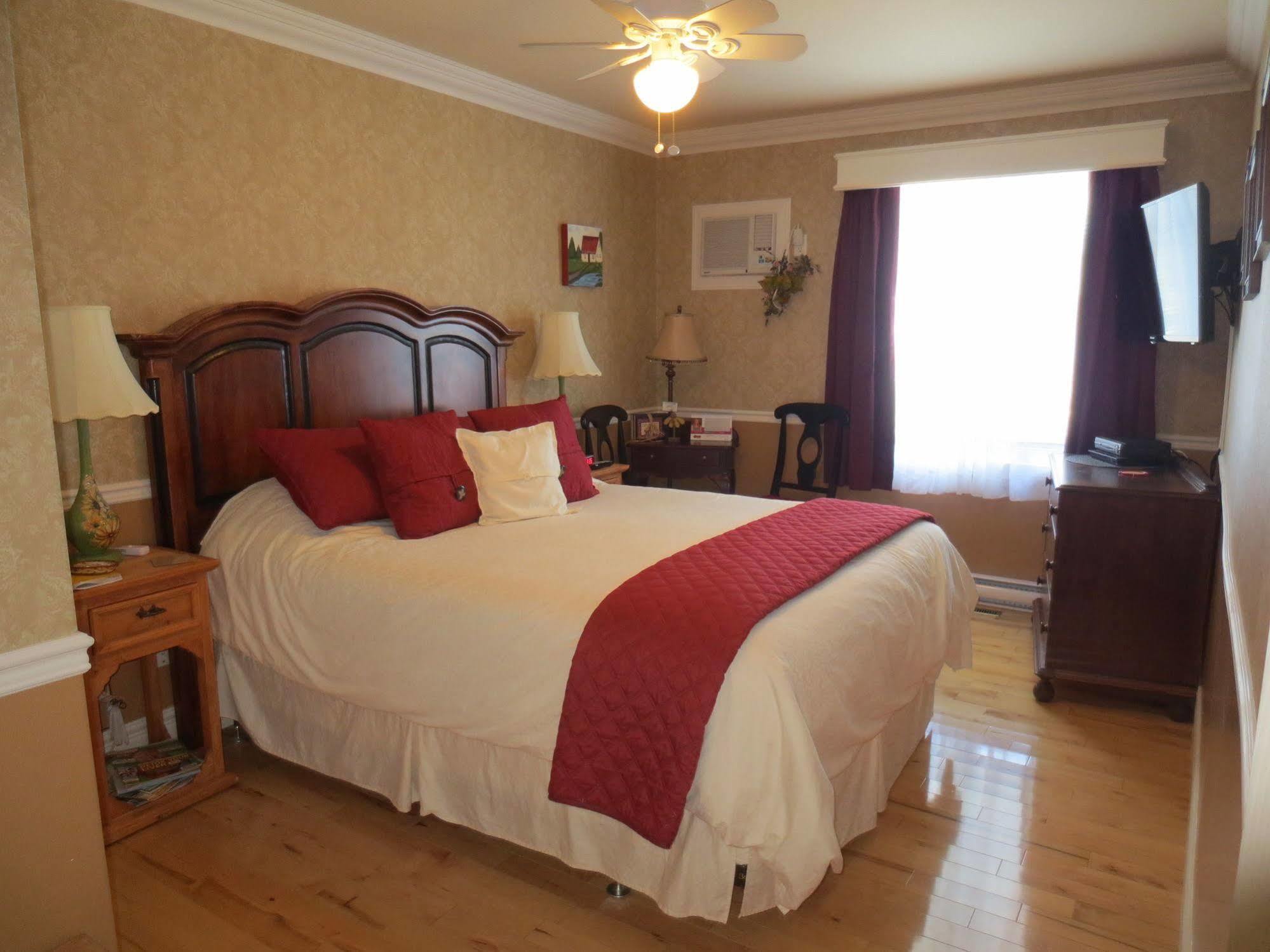 Au Nidaigle Bed and Breakfast Saint-Basile Exterior foto