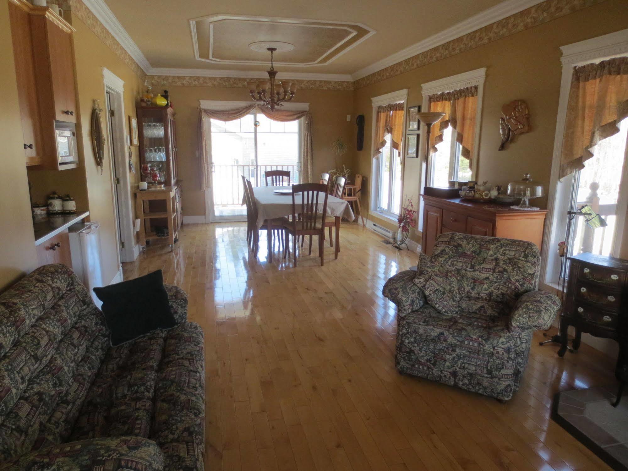 Au Nidaigle Bed and Breakfast Saint-Basile Exterior foto